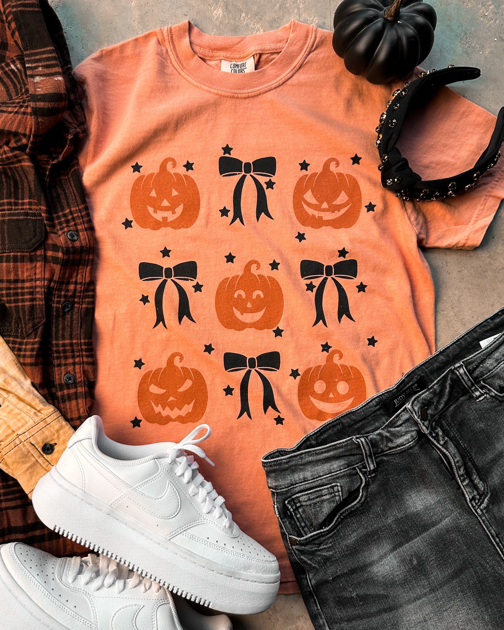 Pumpkin Bow Graphic Tee