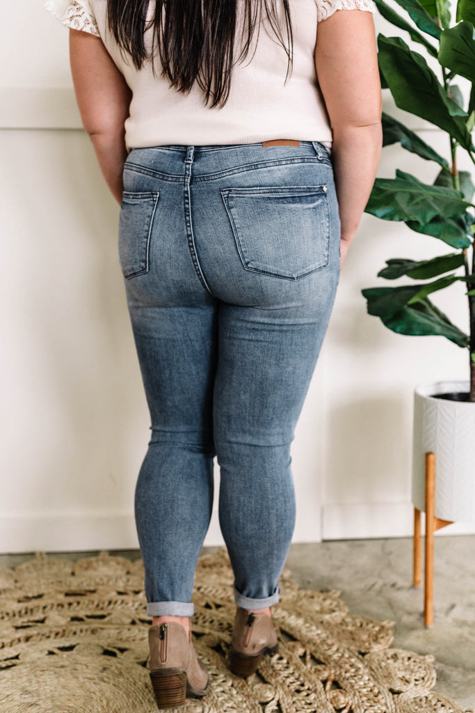 Tummy Control Skinny Fit Judy Blue Jeans In Vintage Wash